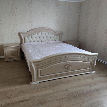 Willa Дом С Бассейном И Сауной Boryspil Zewnętrze zdjęcie