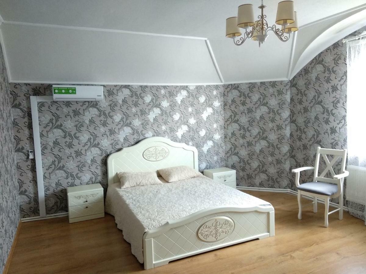 Willa Дом С Бассейном И Сауной Boryspil Zewnętrze zdjęcie